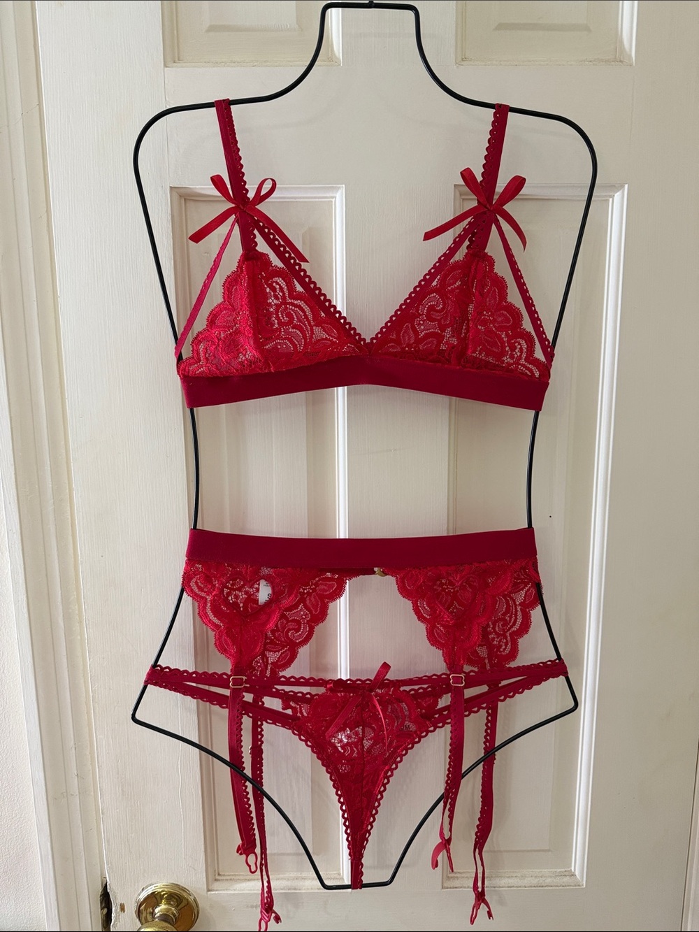 VENUS Red Lace Bralette, Garter Belt & Thong Set